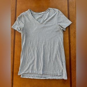 Women’s short sleeve top